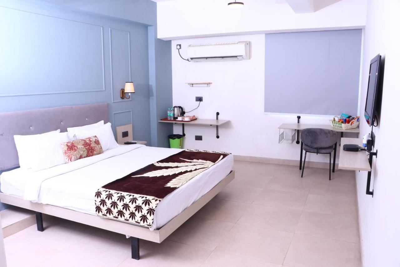 Virohaa Garden Hotel 가지아바드 외부 사진