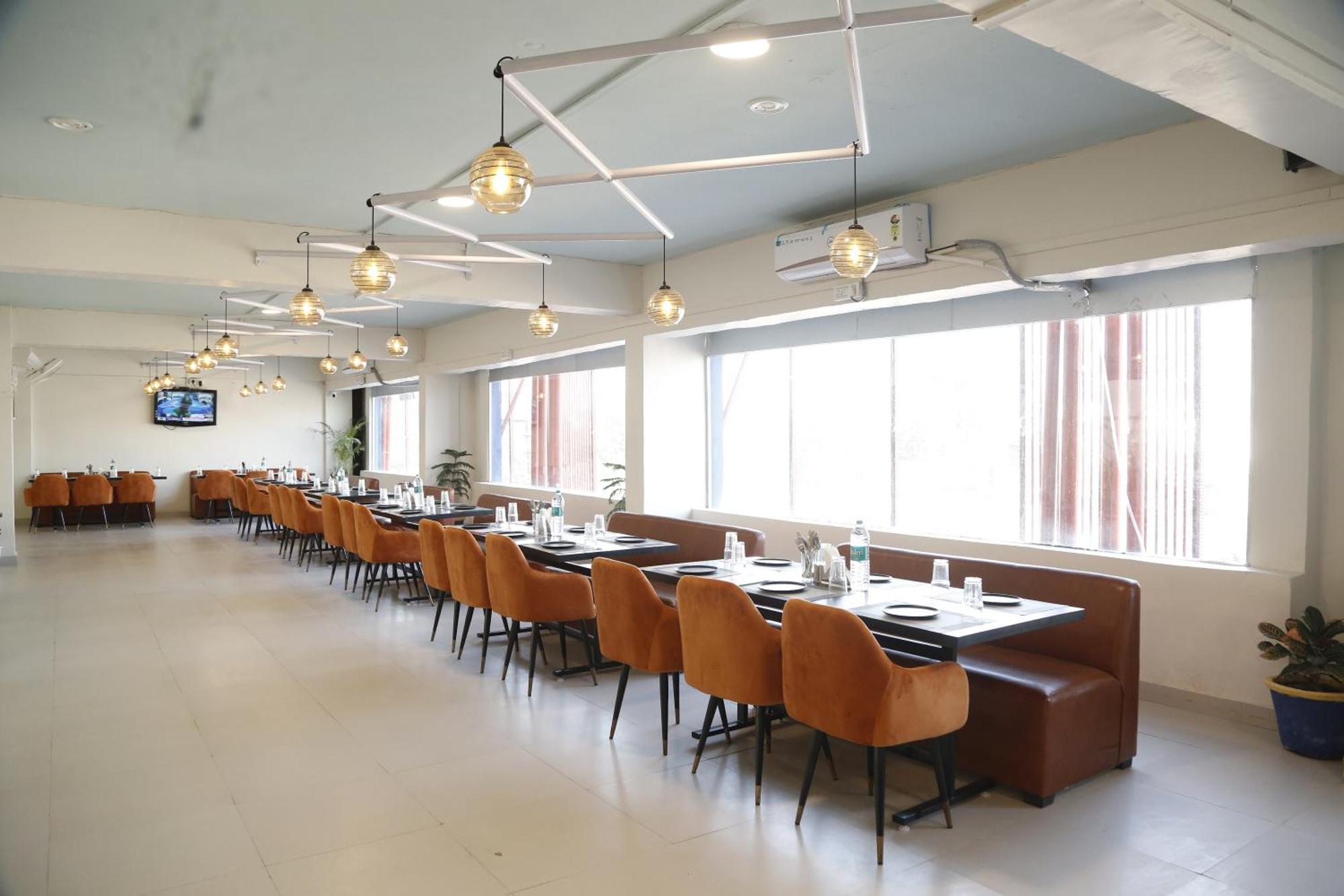 Virohaa Garden Hotel 가지아바드 외부 사진