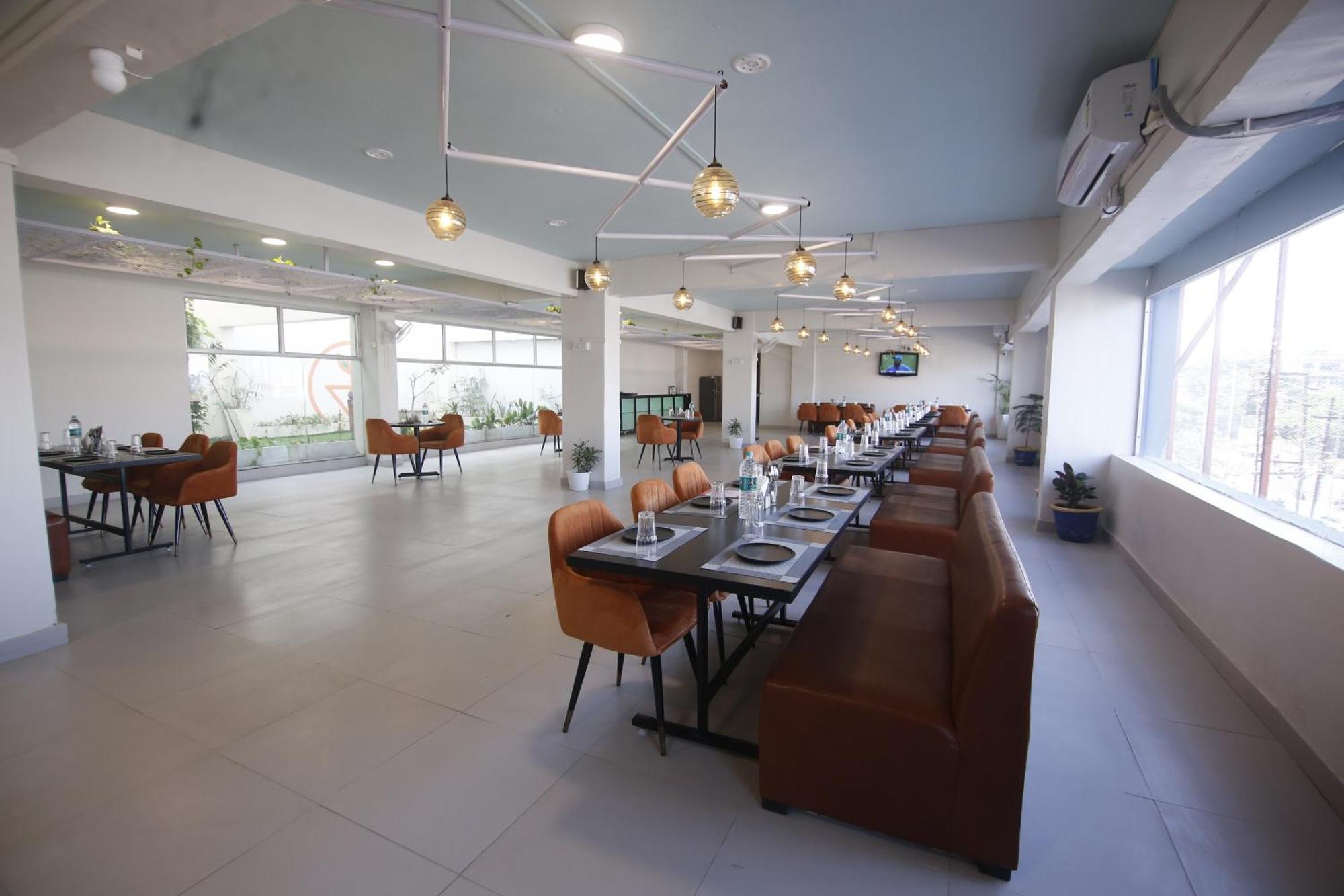 Virohaa Garden Hotel 가지아바드 외부 사진