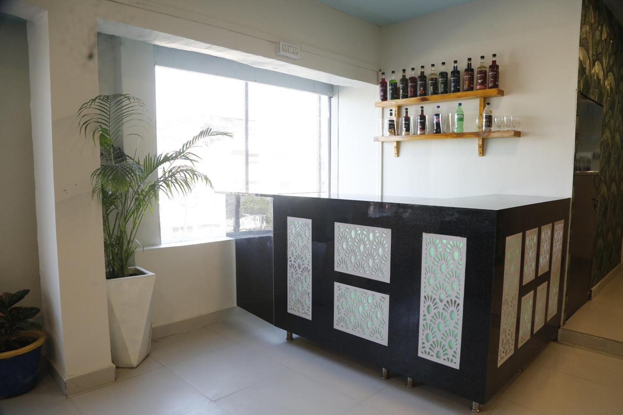 Virohaa Garden Hotel 가지아바드 외부 사진