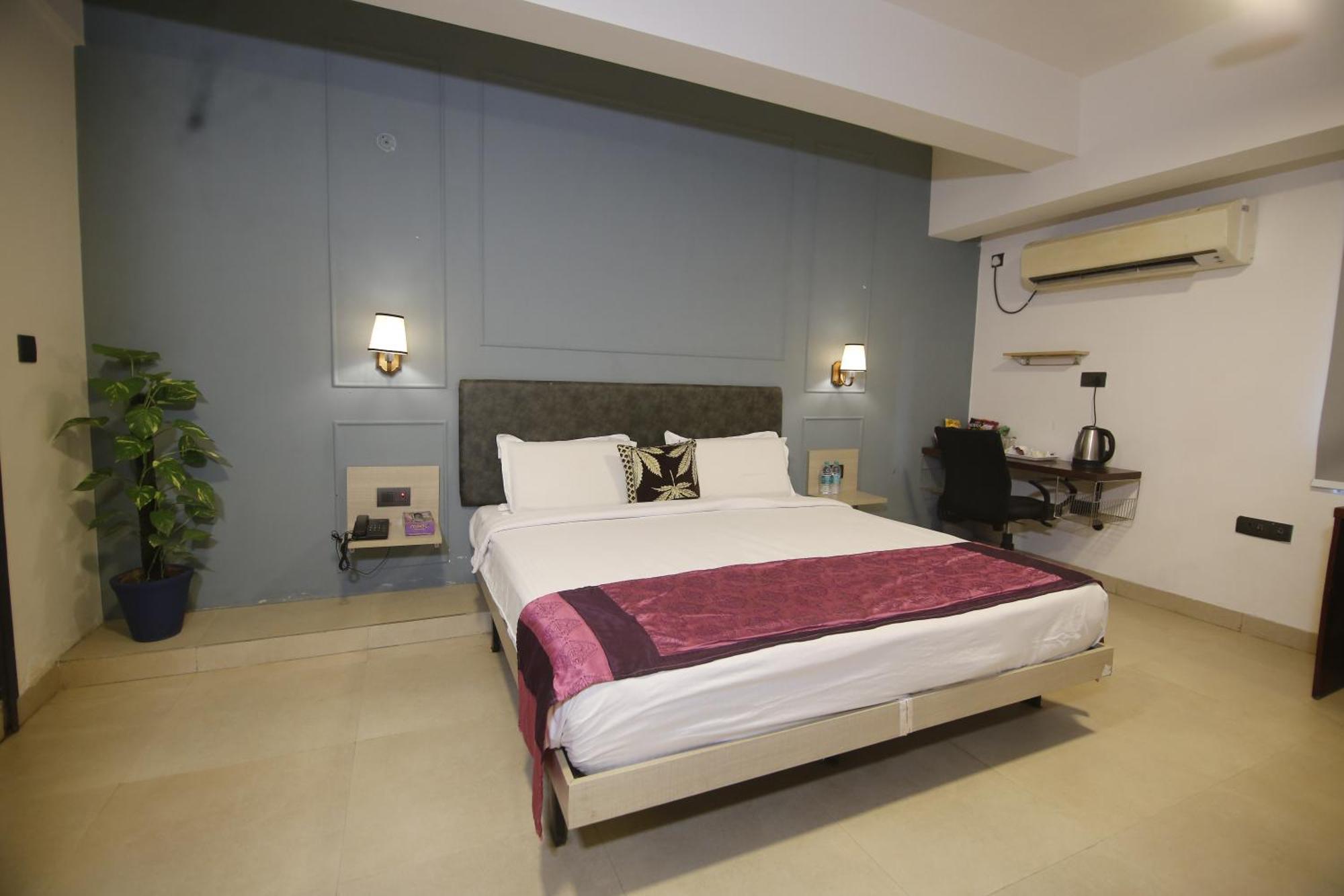 Virohaa Garden Hotel 가지아바드 외부 사진