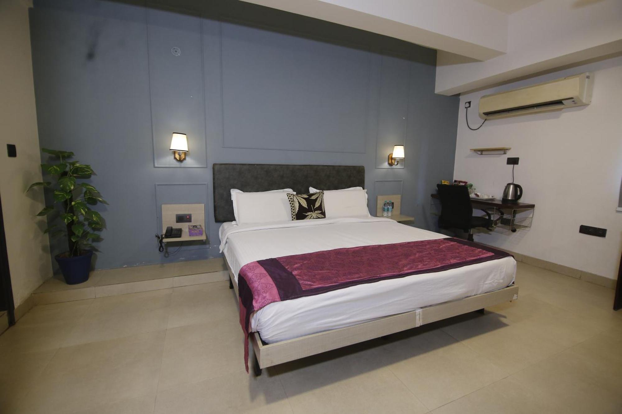 Virohaa Garden Hotel 가지아바드 외부 사진